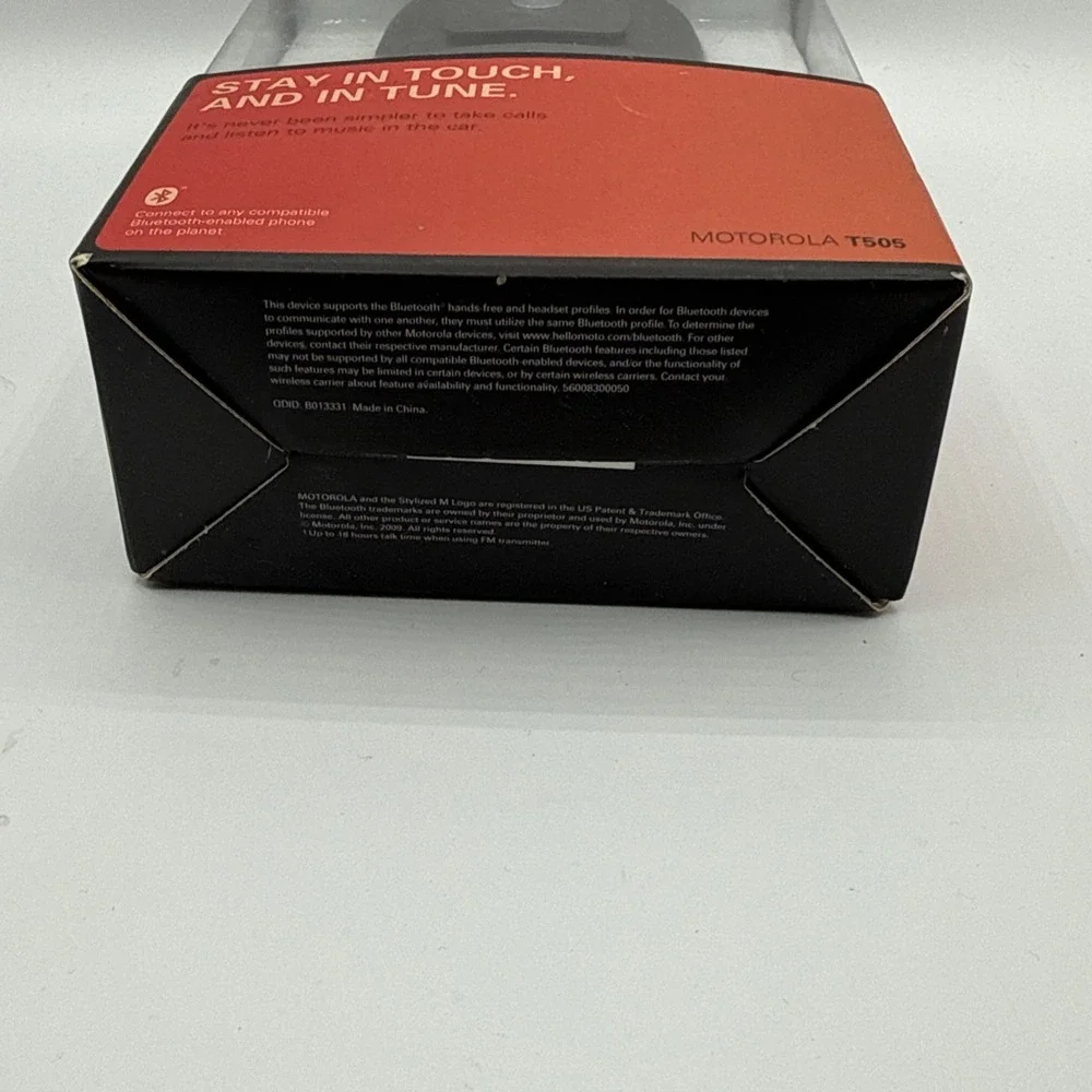 MOTOROLA™ T505‎ Bluetooth® In-Car Speakerphone w Digital FM Transmitter Wireless